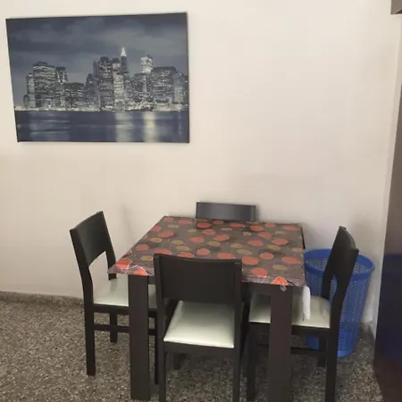 Lägenhet Eventis Court
